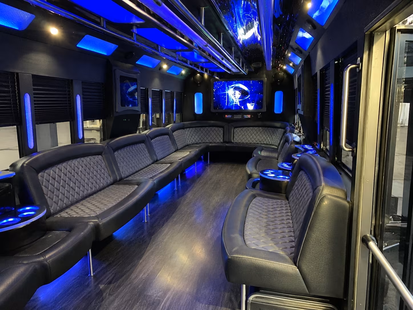 blue springs 28 passenger party bus interior