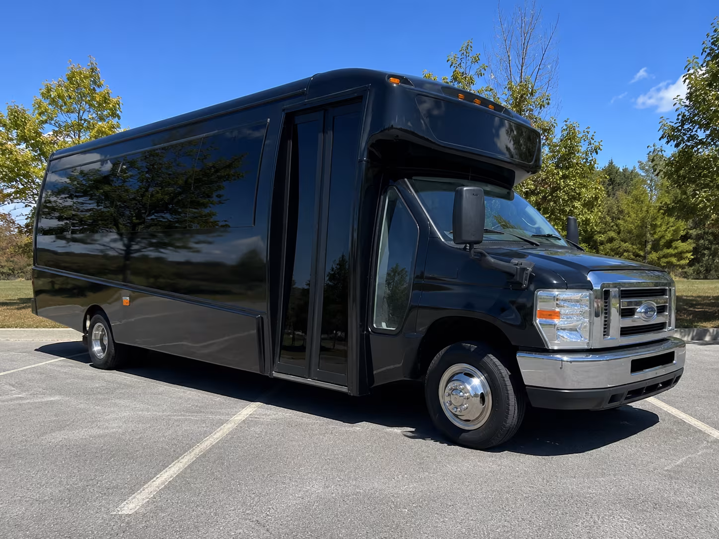 bridal party minibus rentals for getting ready and pre ceremony runs