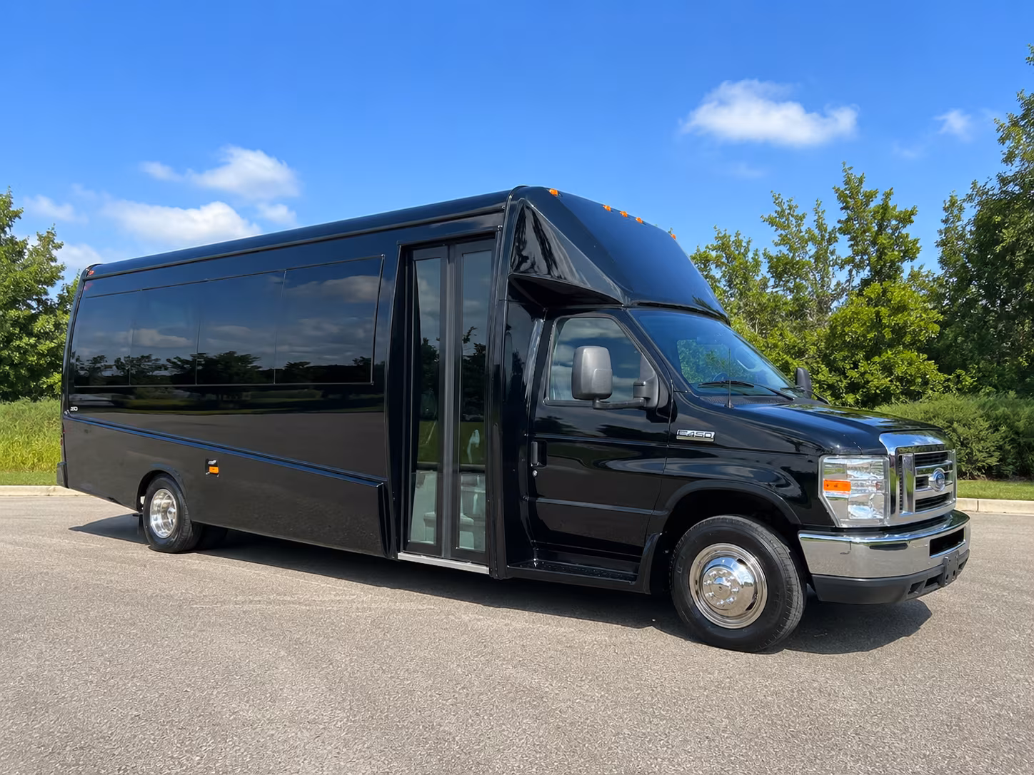 group transportation buses for youth sports teams and tournament travel in blue springs